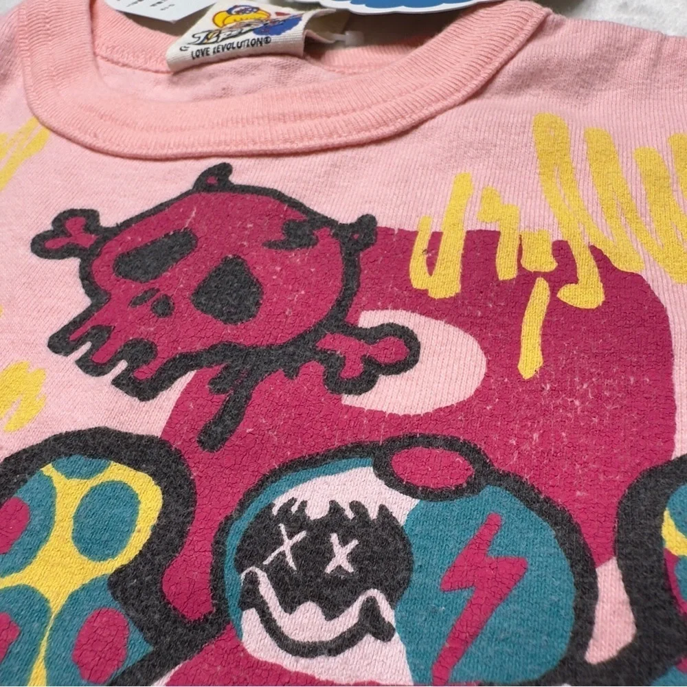 Love Revolution Japanese Harajuku Style Graphic T-shirt in Pink NWT Girls XS